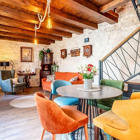 Traditional In Stone House In Heart Of Casa de Férias Trogir