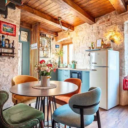 Traditional In Stone House In Heart Of Casa de Férias
