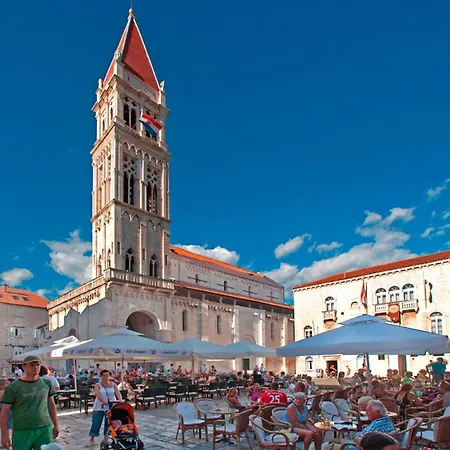 Casa de Férias Traditional In Stone House In Heart Of Trogir